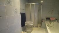 Main Bathroom - 9 square meters of property in Glenmarais (Glen Marais)