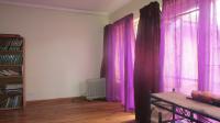 Bed Room 3 - 19 square meters of property in Glen Marais