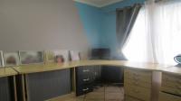 Study - 14 square meters of property in Glen Marais