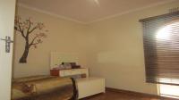 Bed Room 2 - 19 square meters of property in Glen Marais