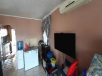 Lounges of property in Tongaat