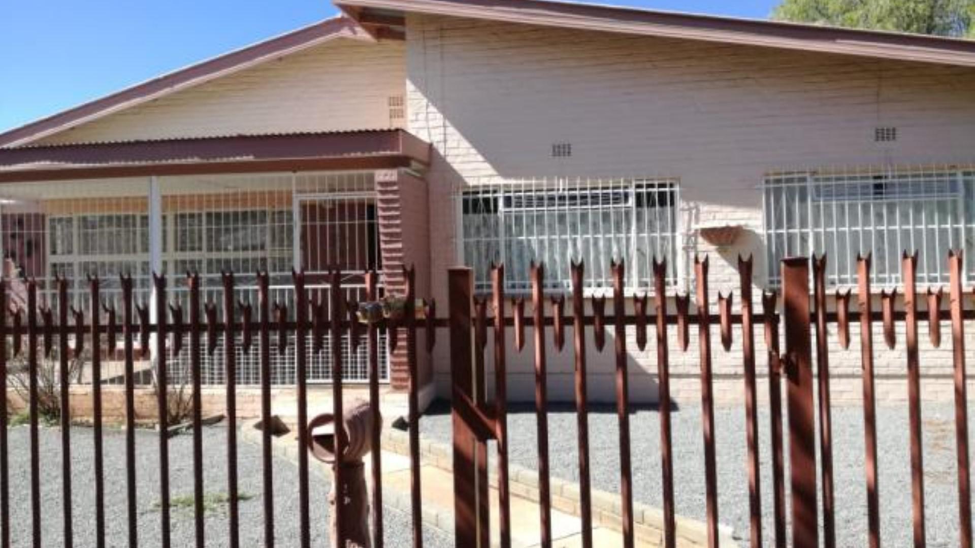 Front View of property in De Aar