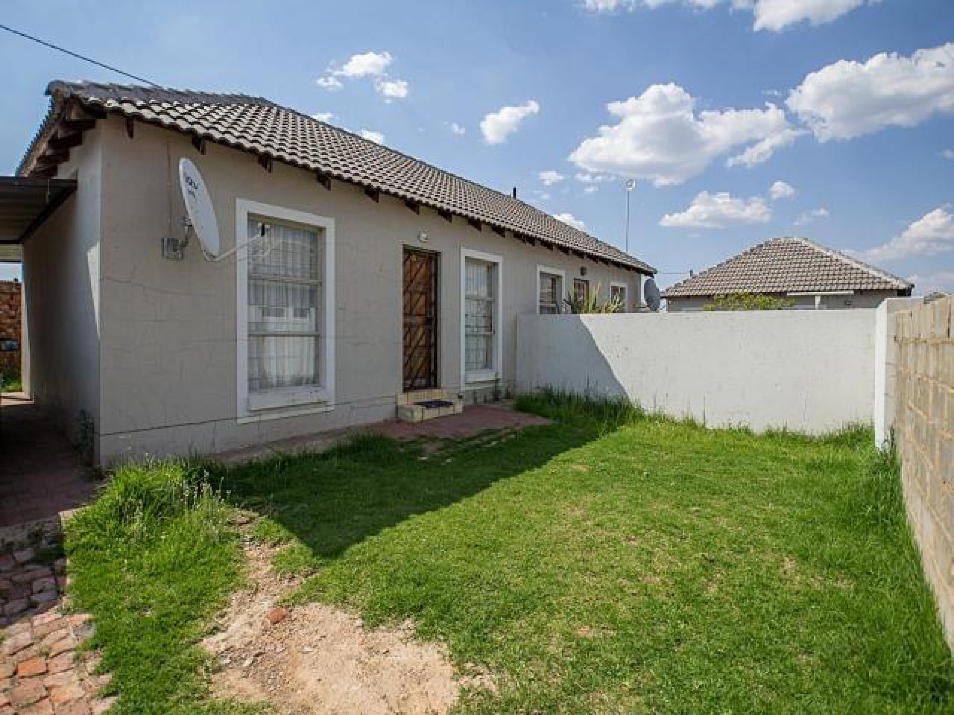 Front View of property in Ermelo