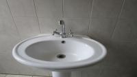 Bathroom 2 - 5 square meters of property in Geduld