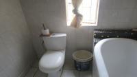 Bathroom 1 - 11 square meters of property in Geduld