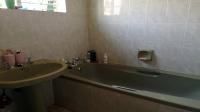 Main Bathroom of property in Lethlabile