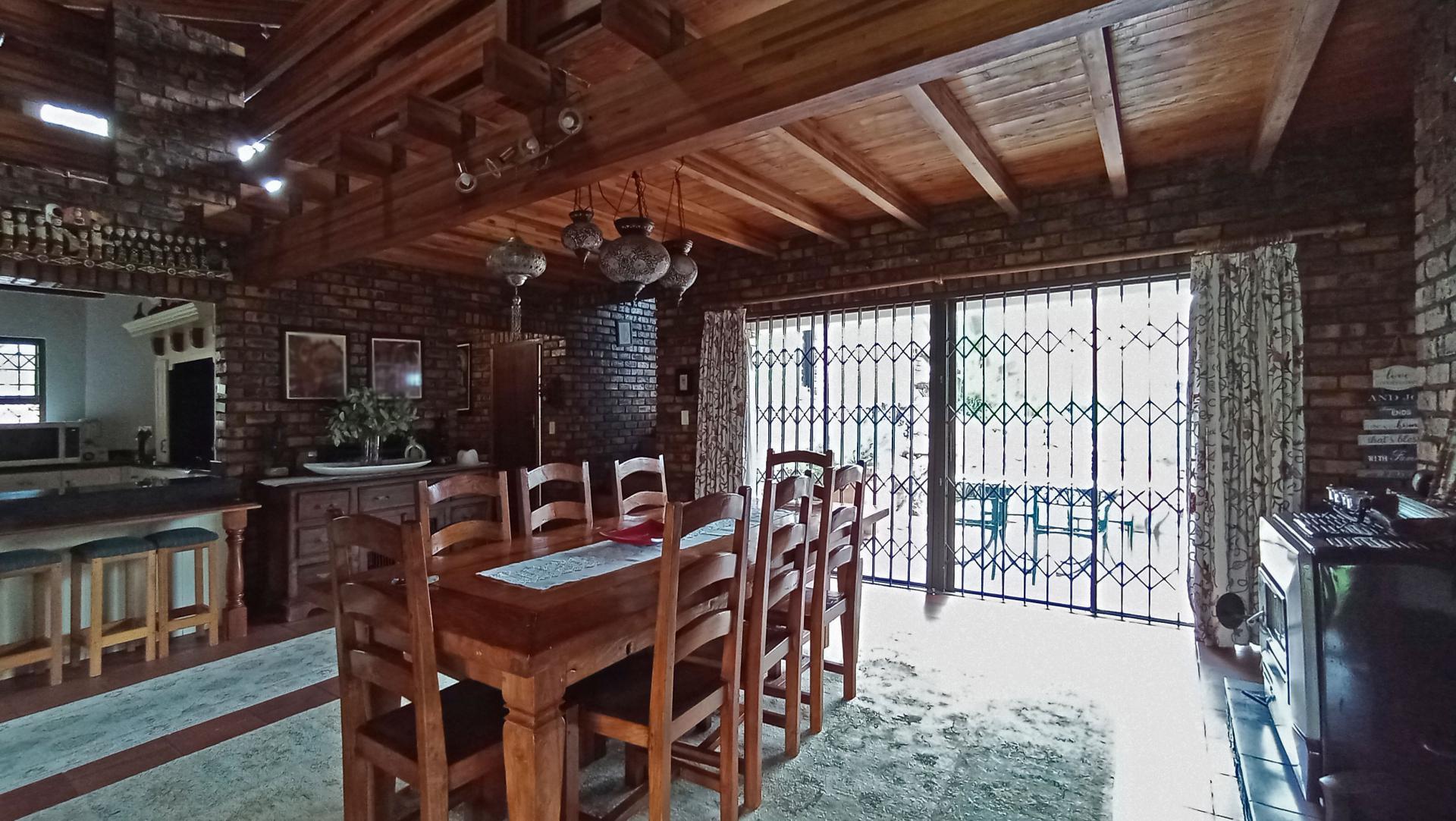 Dining Room - 37 square meters of property in Paulshof