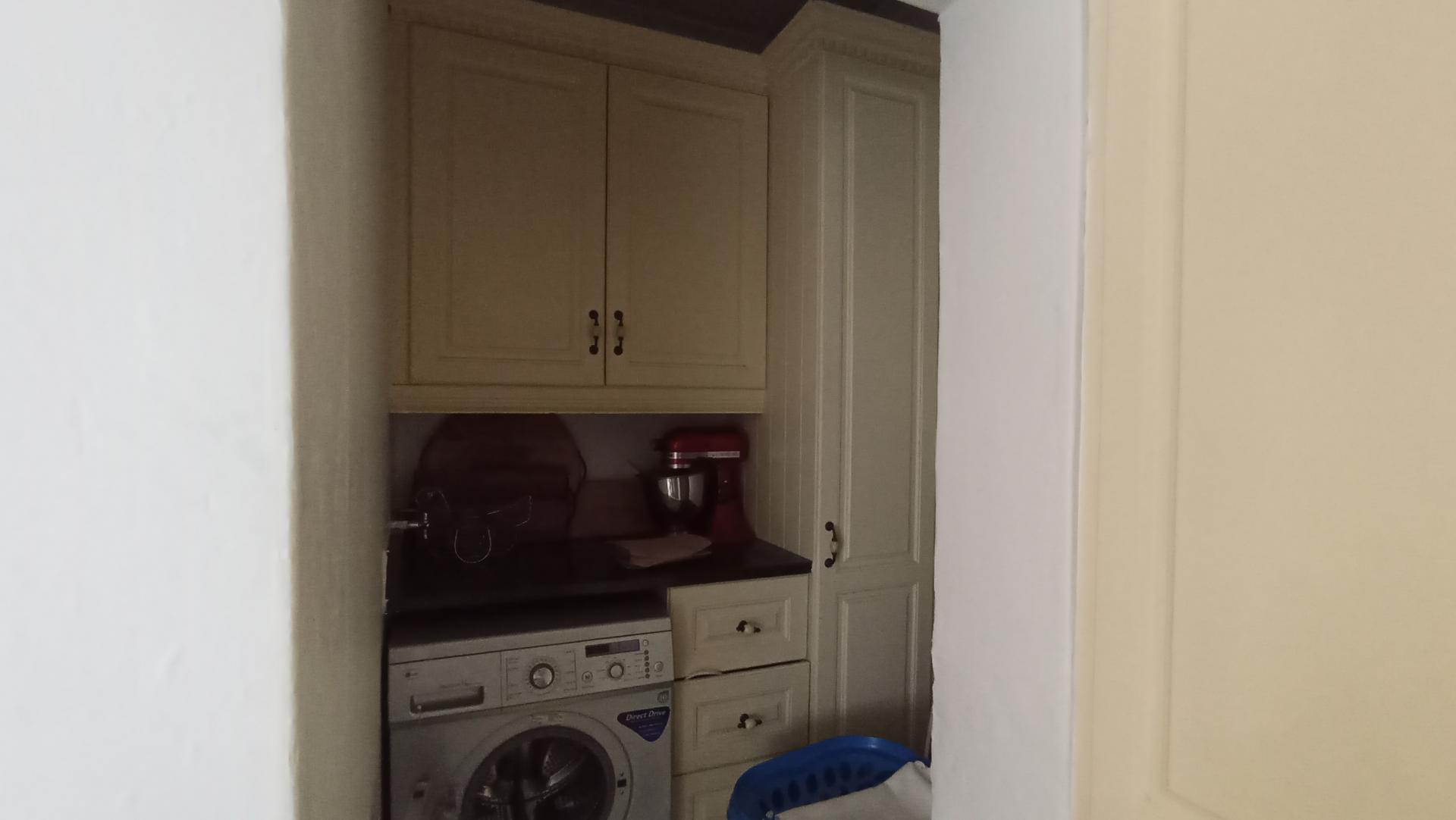 Scullery - 15 square meters of property in Paulshof