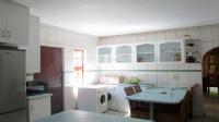 Kitchen - 29 square meters of property in Mondeor