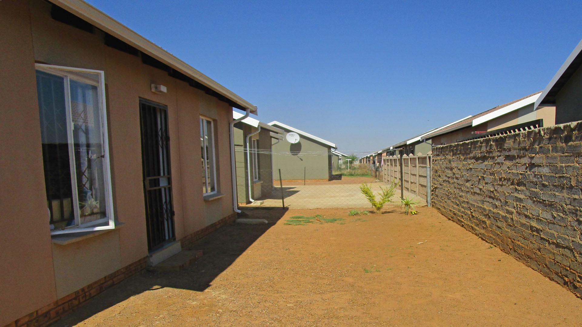 Standard Bank EasySell 2 Bedroom House for Sale in Savanna City MR341182 MyRoof