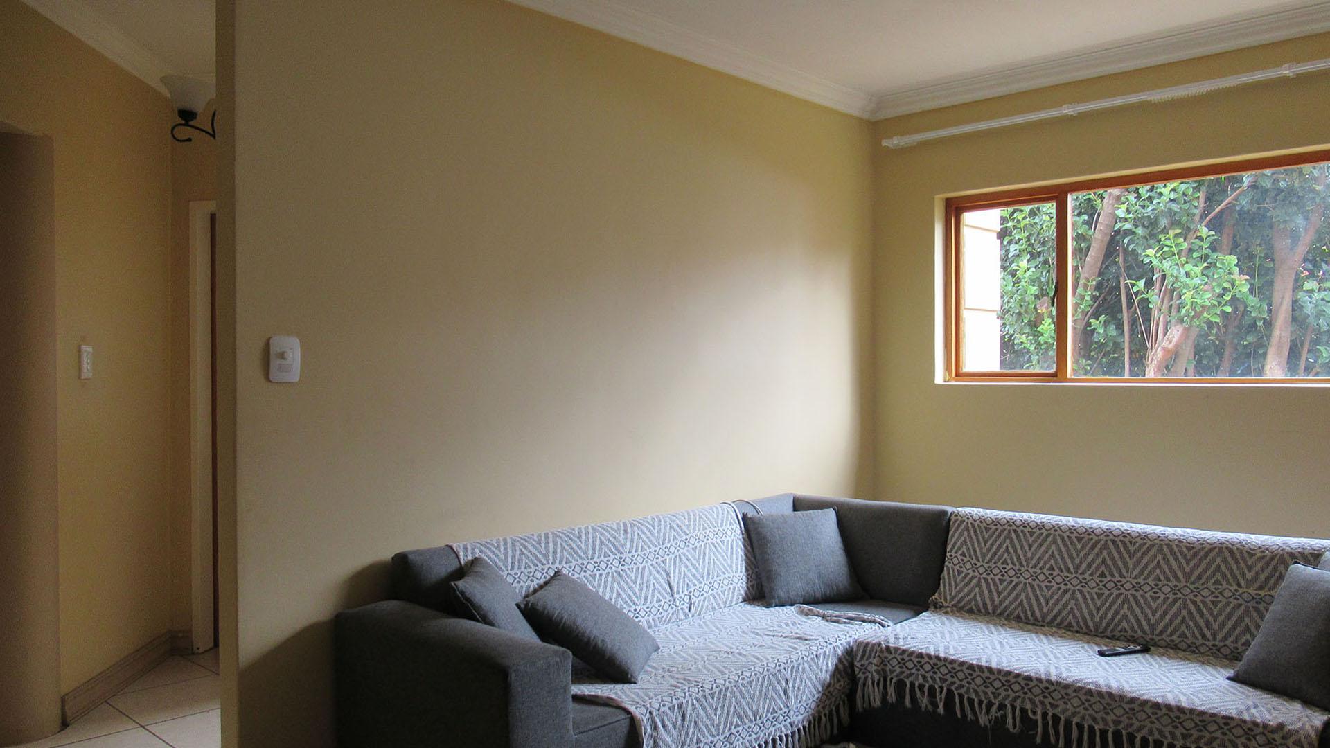 Lounges - 44 square meters of property in Willowbrook