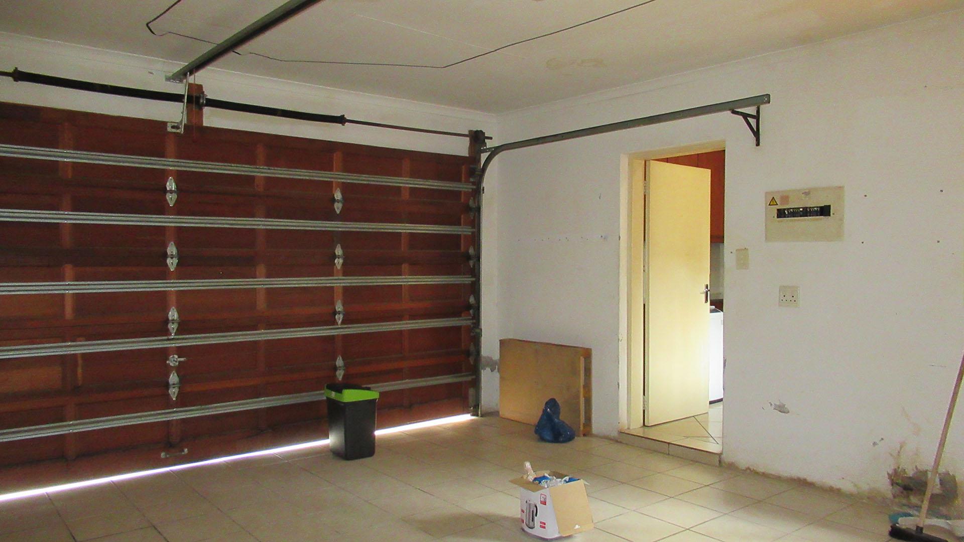 Spaces - 28 square meters of property in Willowbrook