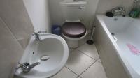 Bathroom 1 - 4 square meters of property in Rynfield AH