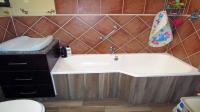 Bathroom 1 - 13 square meters of property in Umtentweni