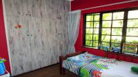 Bed Room 1 - 21 square meters of property in Umtentweni