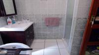 Main Bathroom - 9 square meters of property in Umtentweni