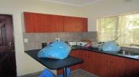 Kitchen - 26 square meters of property in Umtentweni