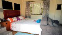 Bed Room 1 - 21 square meters of property in Umtentweni