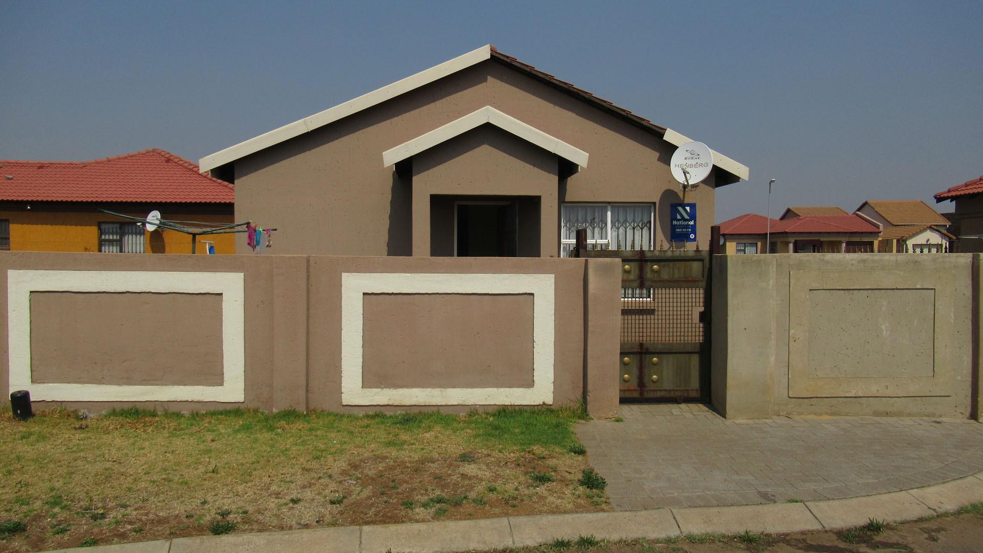 Front View of property in Vanderbijlpark