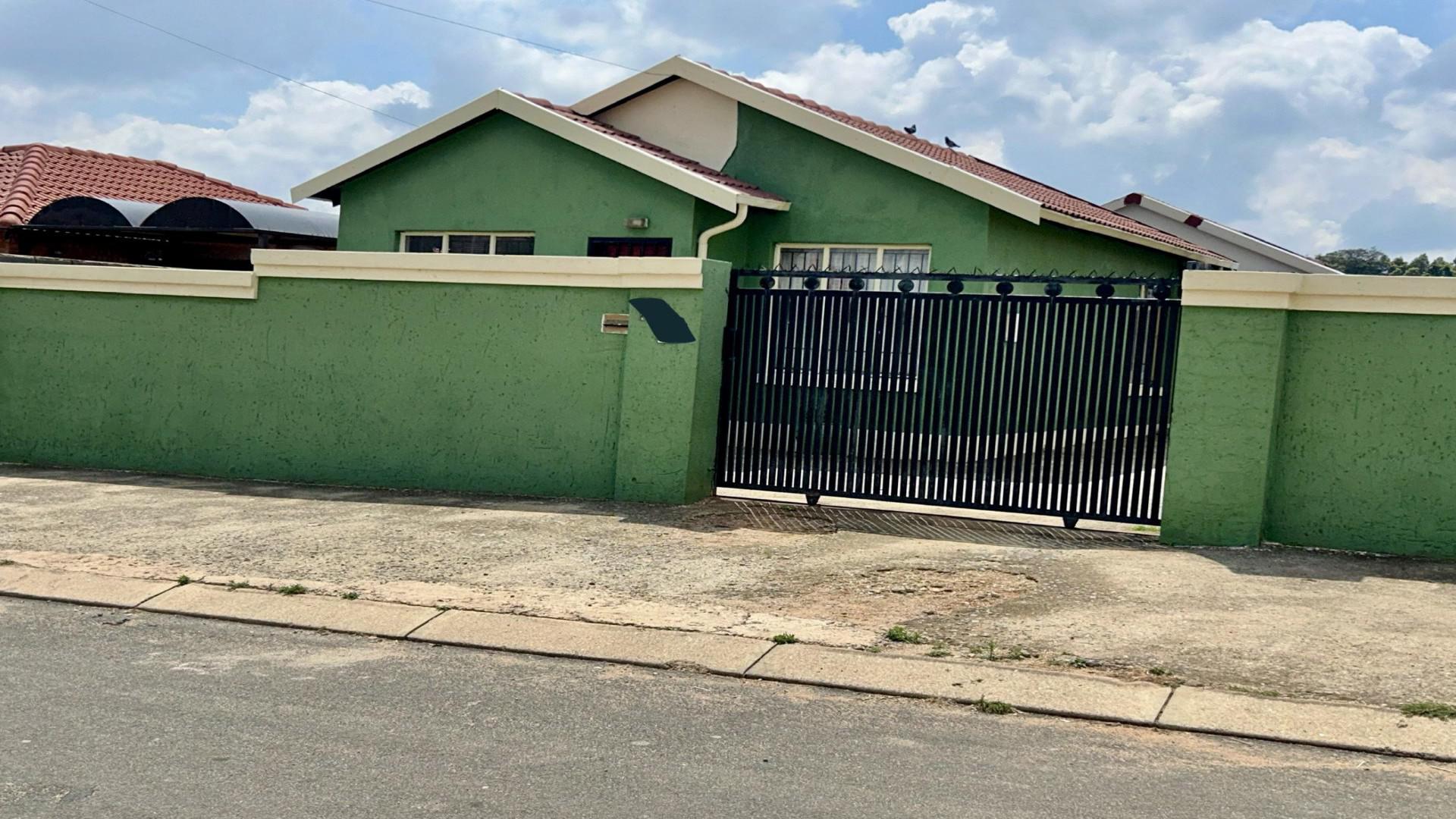 Front View of property in Kagiso