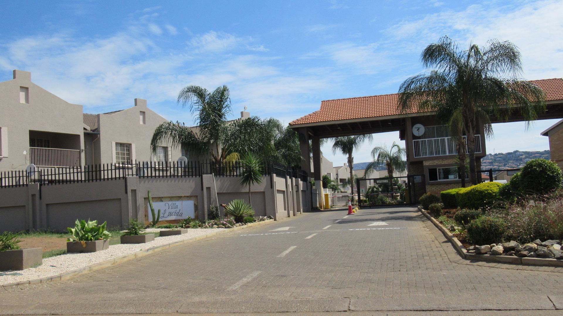 Front View of property in Waterval East