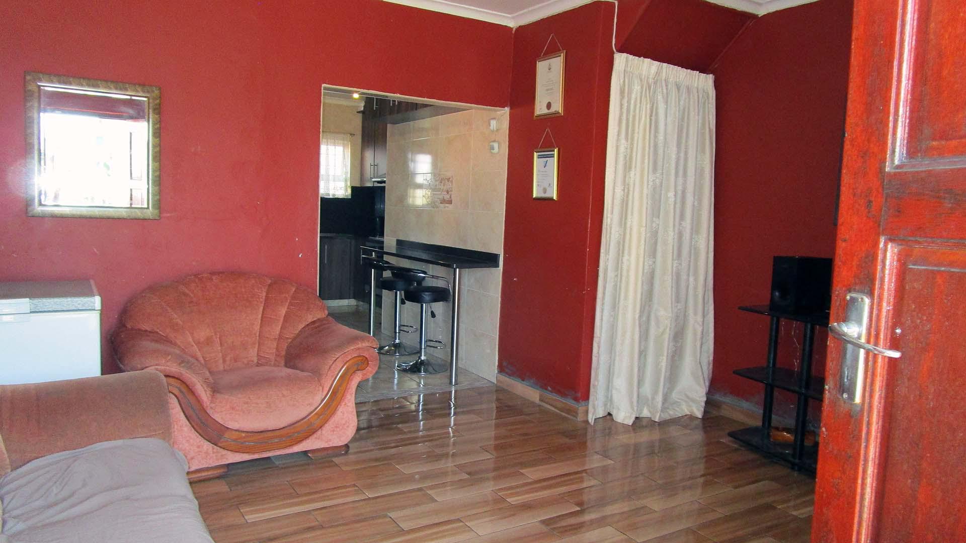 Lounges - 39 square meters of property in Chatsworth - KZN