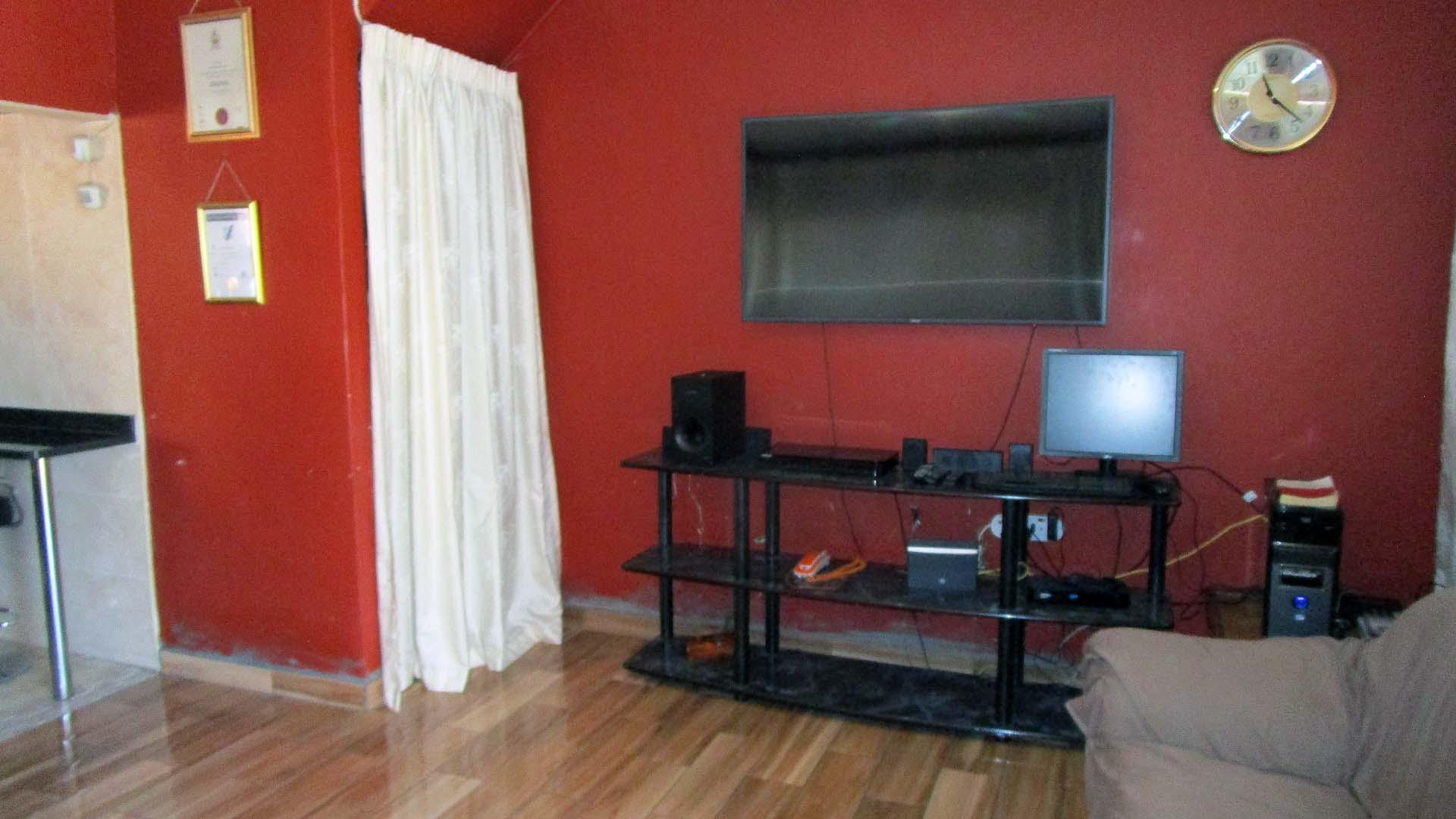Lounges - 39 square meters of property in Chatsworth - KZN