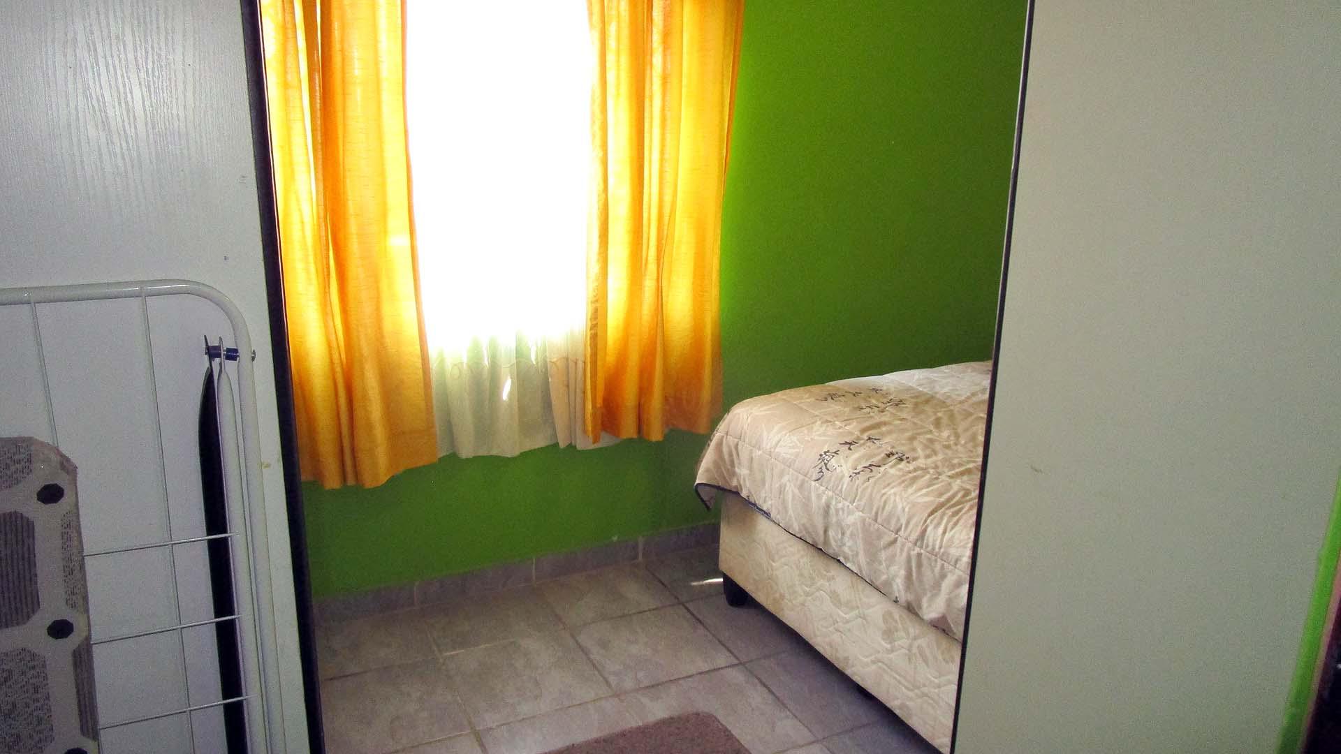 Bed Room 1 - 12 square meters of property in Chatsworth - KZN