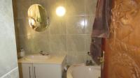 Main Bathroom - 7 square meters of property in Henley-on-Klip