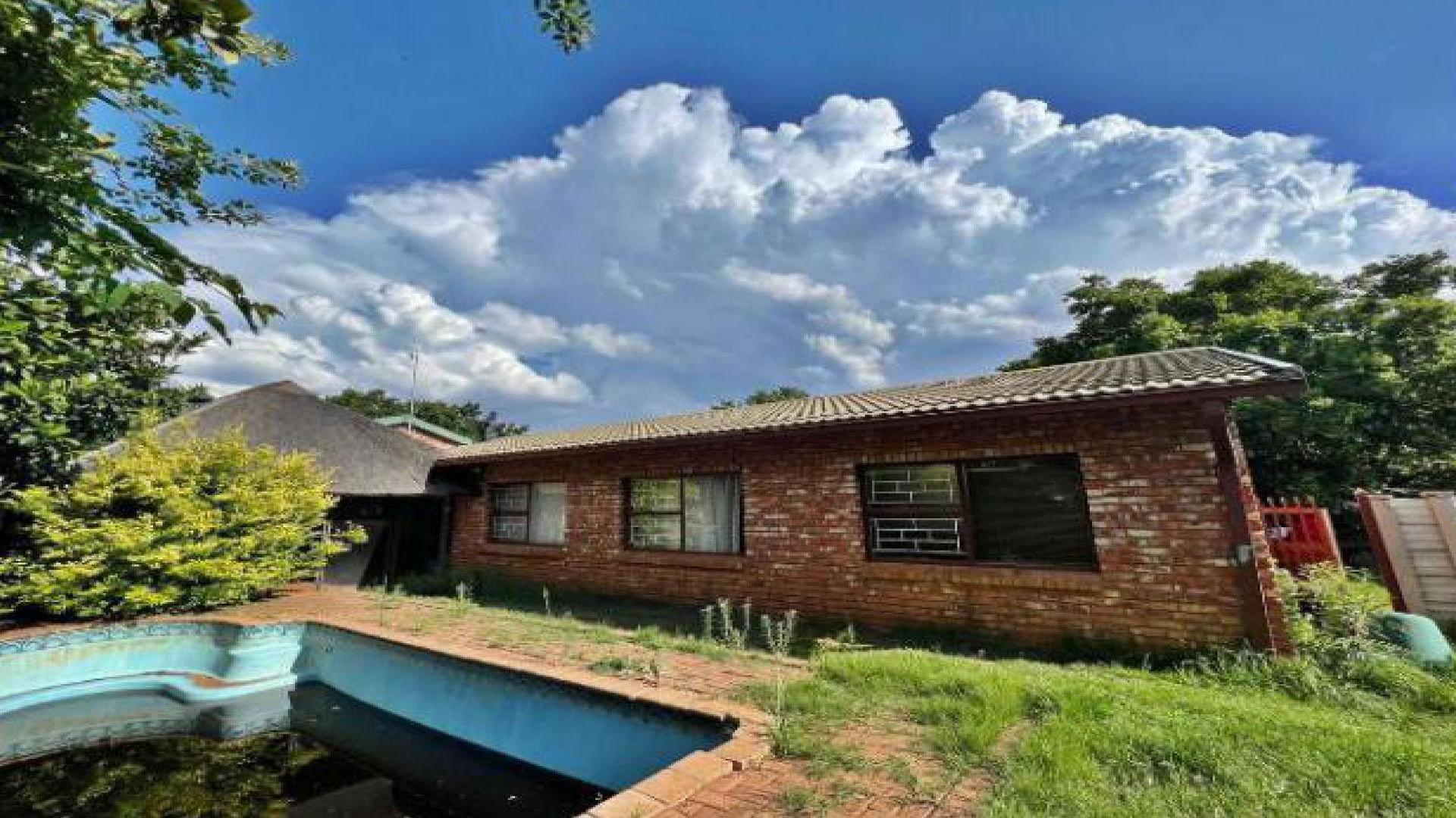 Backyard of property in Langenhoven Park