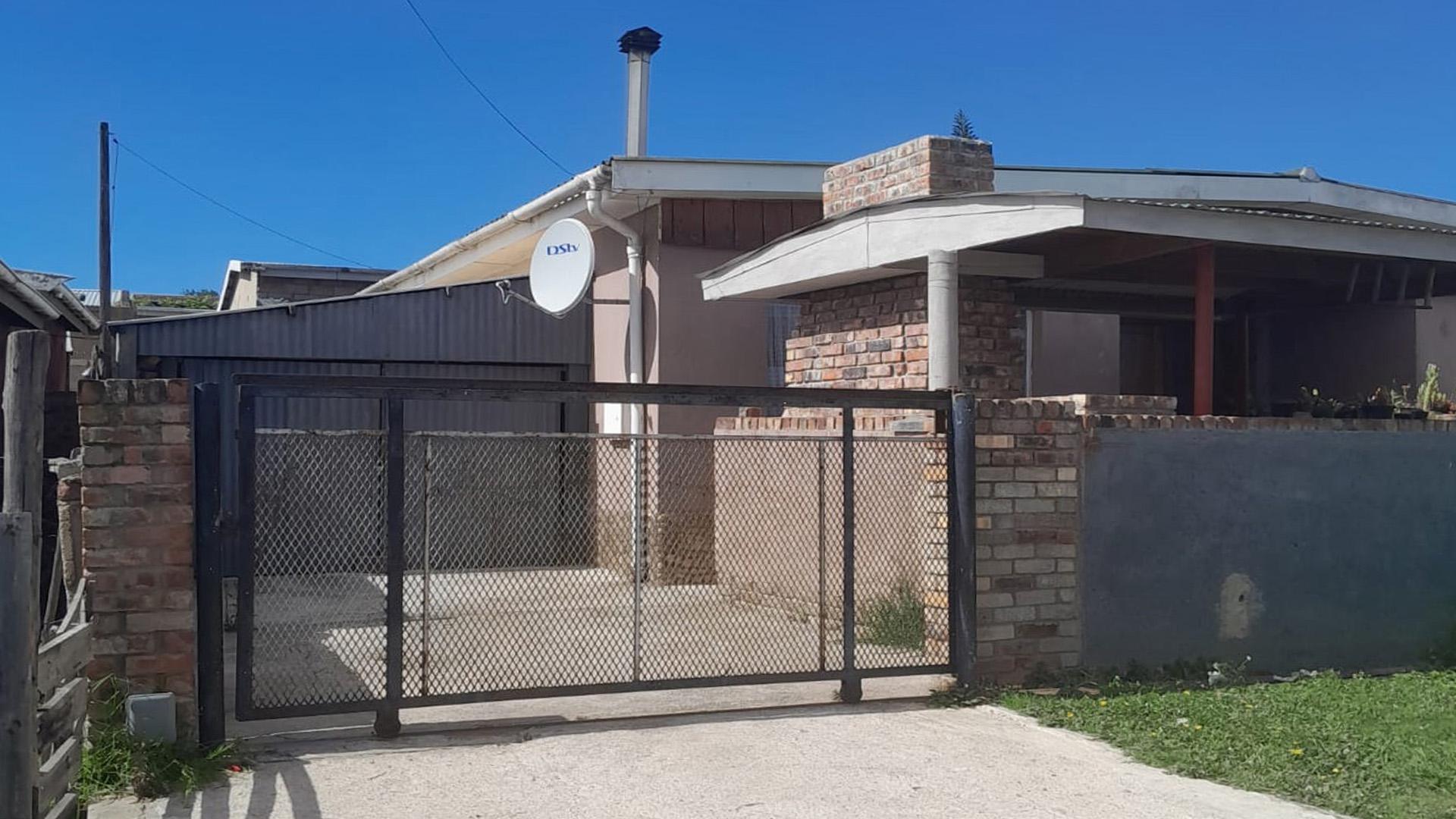 Front View of property in Pacaltsdorp