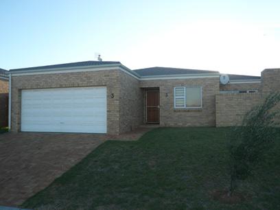 3 Bedroom Simplex for Sale For Sale in Brackenfell - Private Sale - MR34331