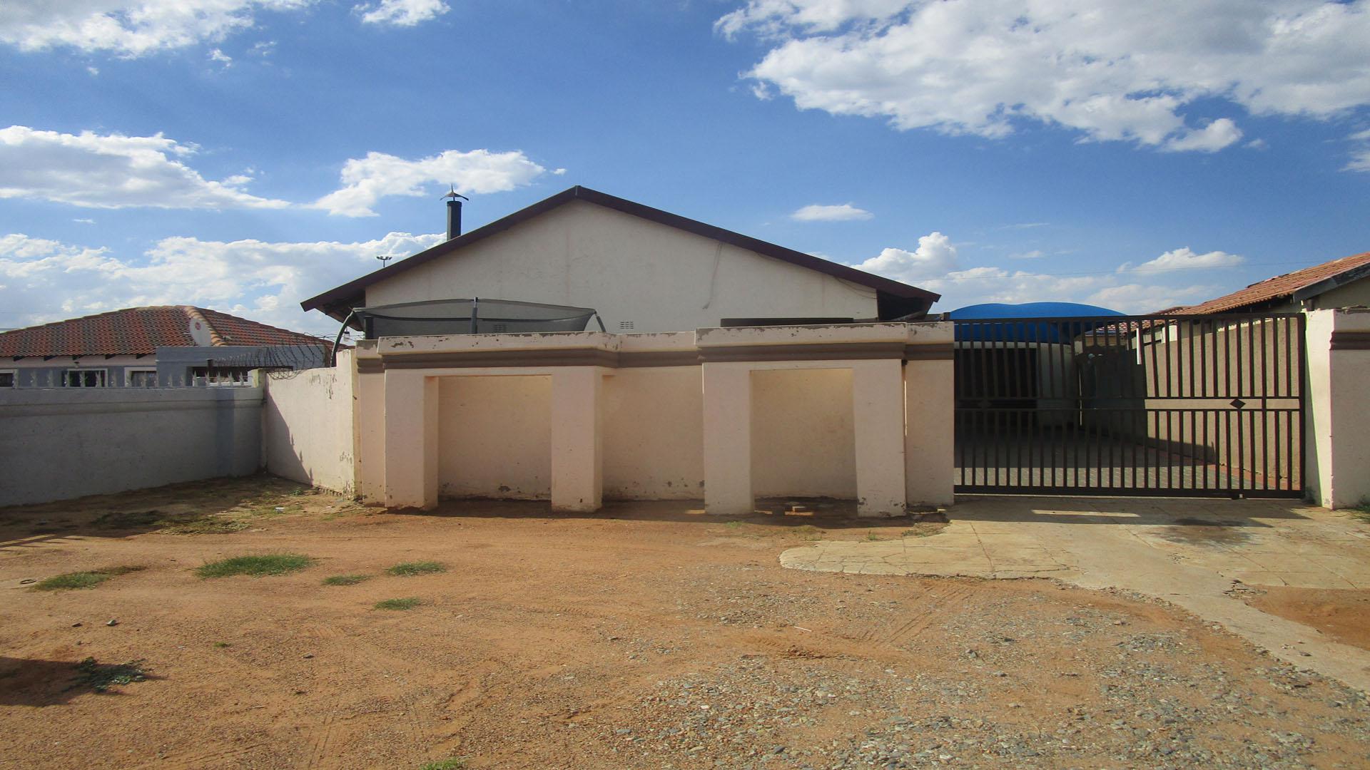 Front View of property in Tsakane