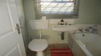 Bathroom 1 - 4 square meters of property in Tsakane
