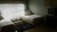 Bed Room 1 - 15 square meters of property in Tsakane