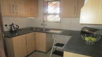 Kitchen - 11 square meters of property in Tsakane
