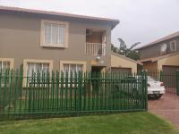 3 Bedroom 2 Bathroom Flat/Apartment for Sale for sale in Waterkloof (Rustenburg)