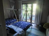 Bed Room 1 - 14 square meters of property in Umgeni Park