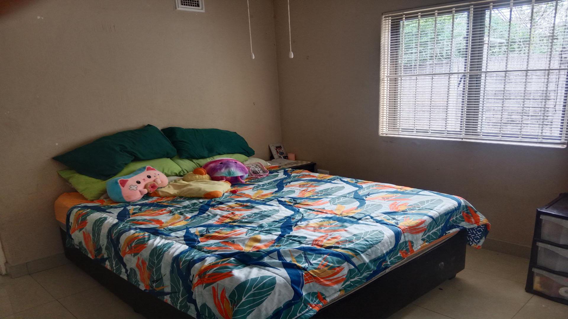 Bed Room 2 of property in Cato Manor 