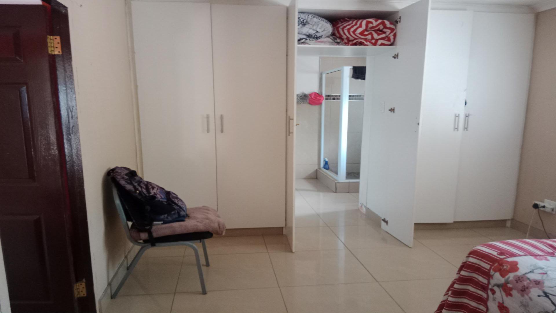 Bed Room 3 of property in Cato Manor 