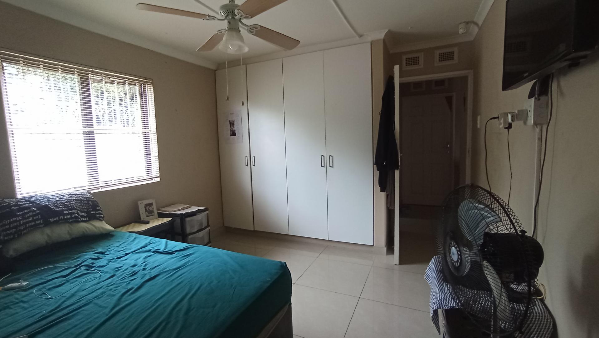 Bed Room 2 - 14 square meters of property in Cato Manor 