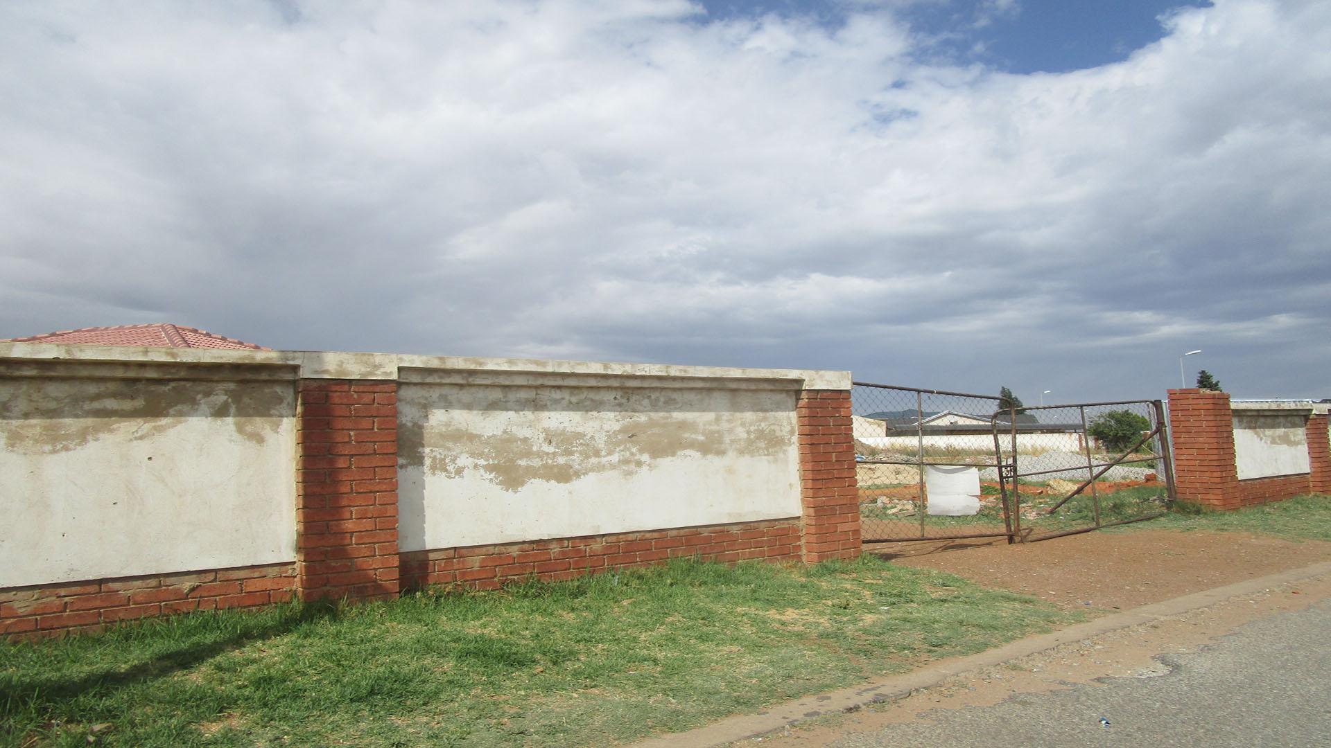 Front View of property in Dobsonville