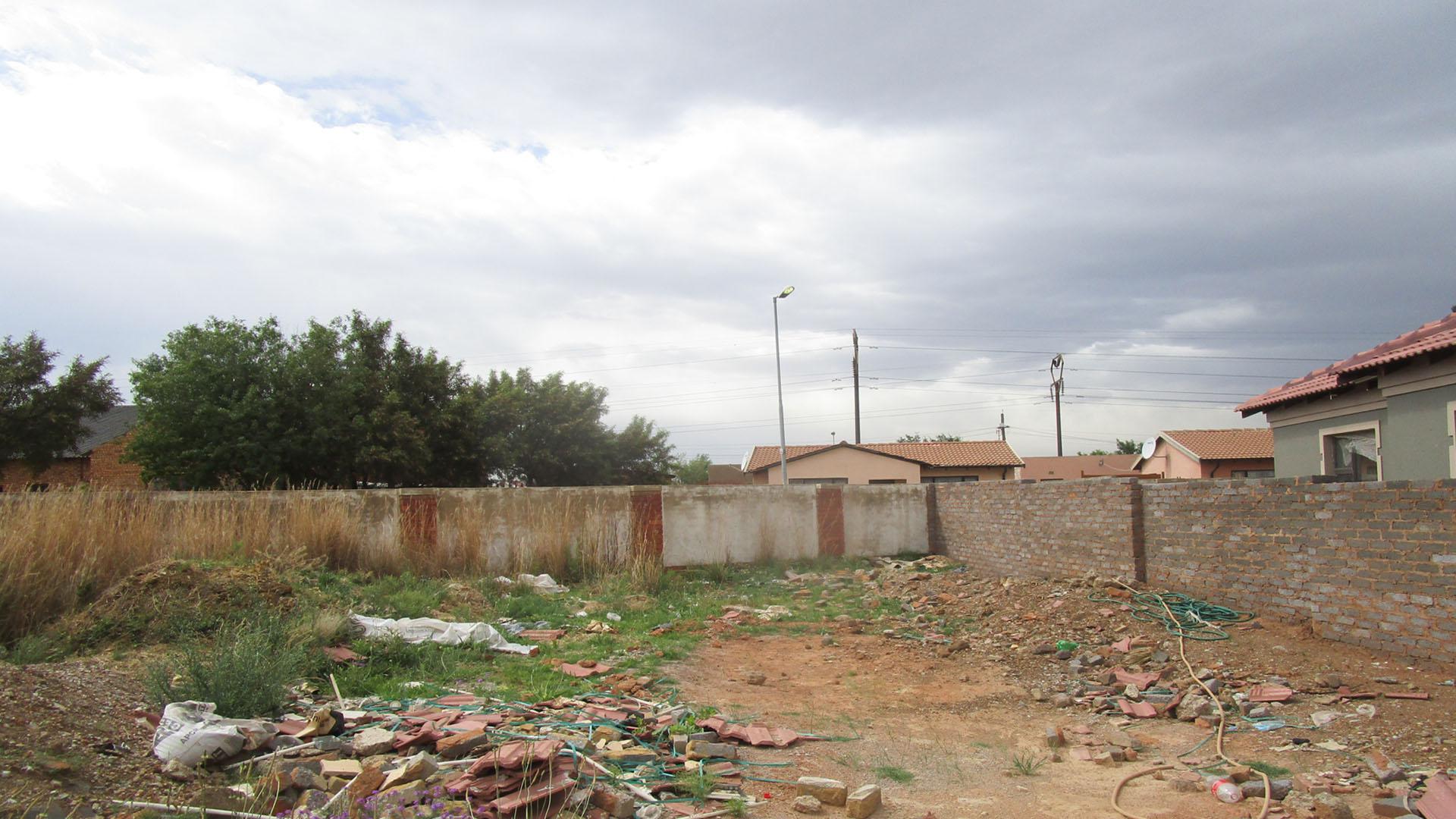 Front View of property in Dobsonville