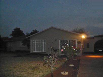 4 Bedroom House for Sale For Sale in Witpoortjie - Home Sell - MR34367