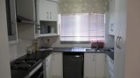 Kitchen - 13 square meters of property in Bedfordview