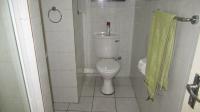 Bathroom 2 - 5 square meters of property in Bedfordview