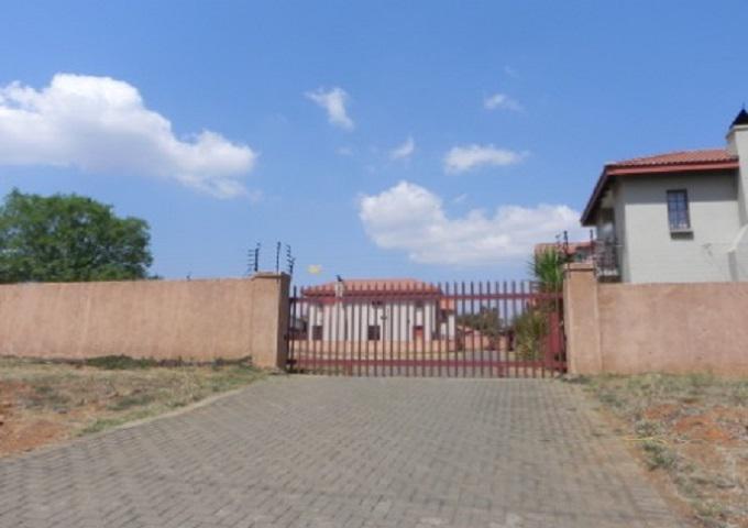FNB SIE Sale In Execution 2 Bedroom House for Sale in Lydenburg - MR343998