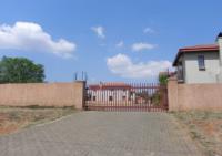 2 Bedroom 3 Bathroom House for Sale for sale in Lydenburg