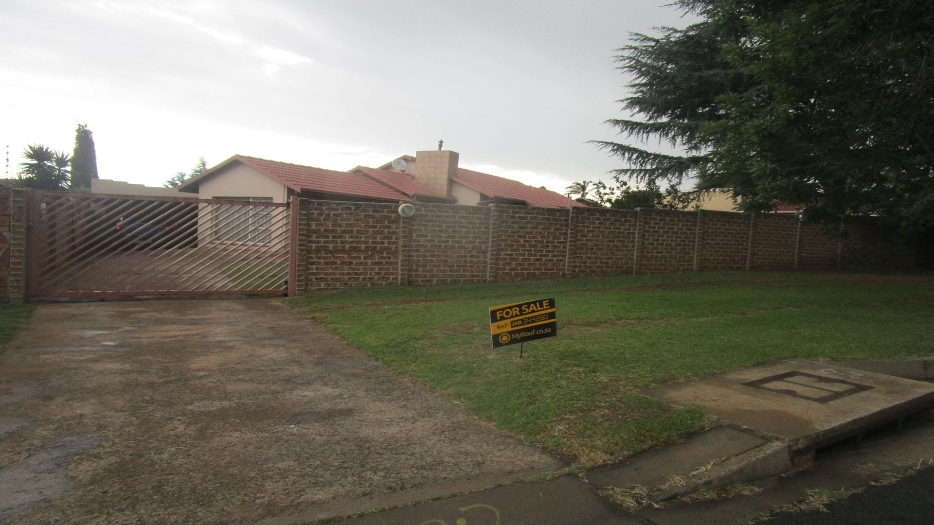 Front View of property in Dalpark