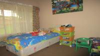 Bed Room 1 - 14 square meters of property in Dalpark